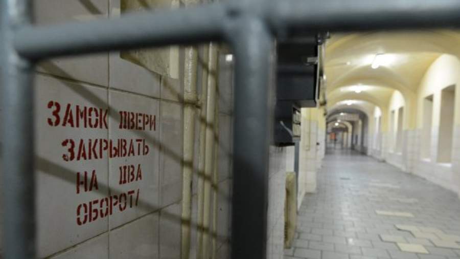 В Госдуме хотят лишить коррупционеров права на УДО и амнистию