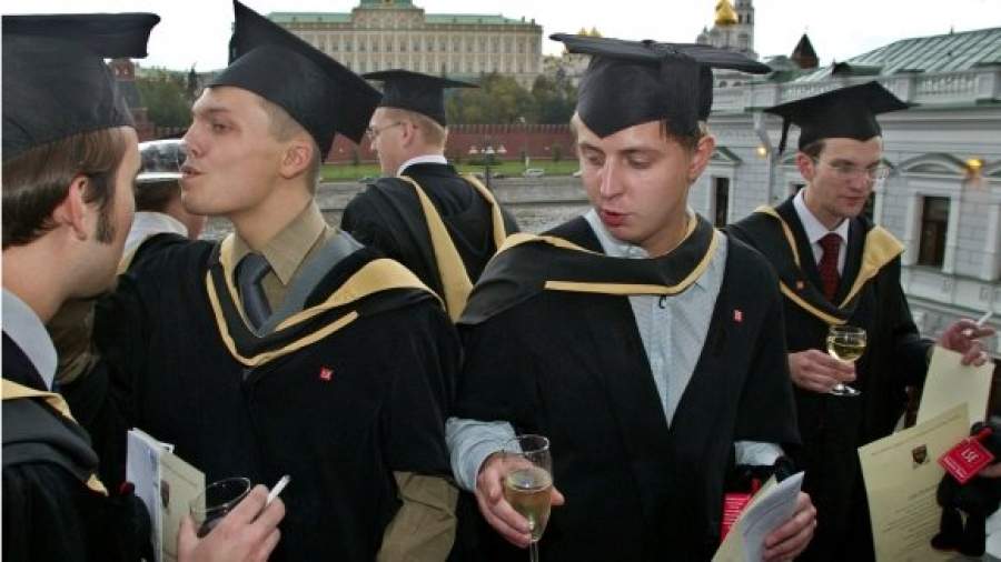 Каждый второй выпускник, не нашедший работу, — юрист или экономист