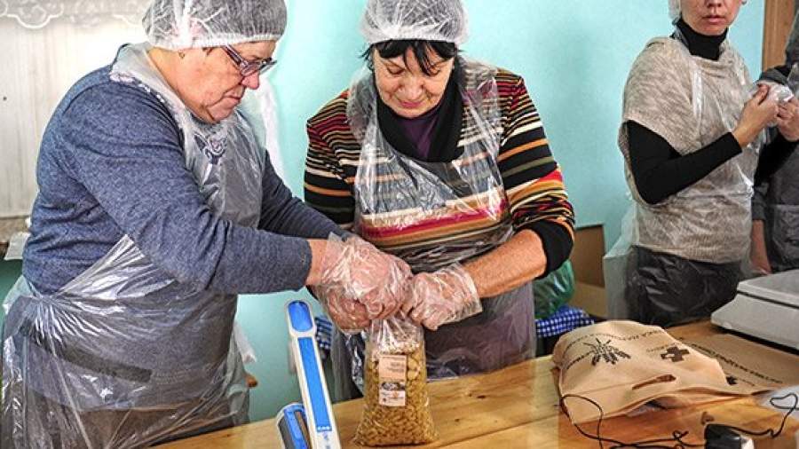 Продуктовую помощь хотят освободить от налогов