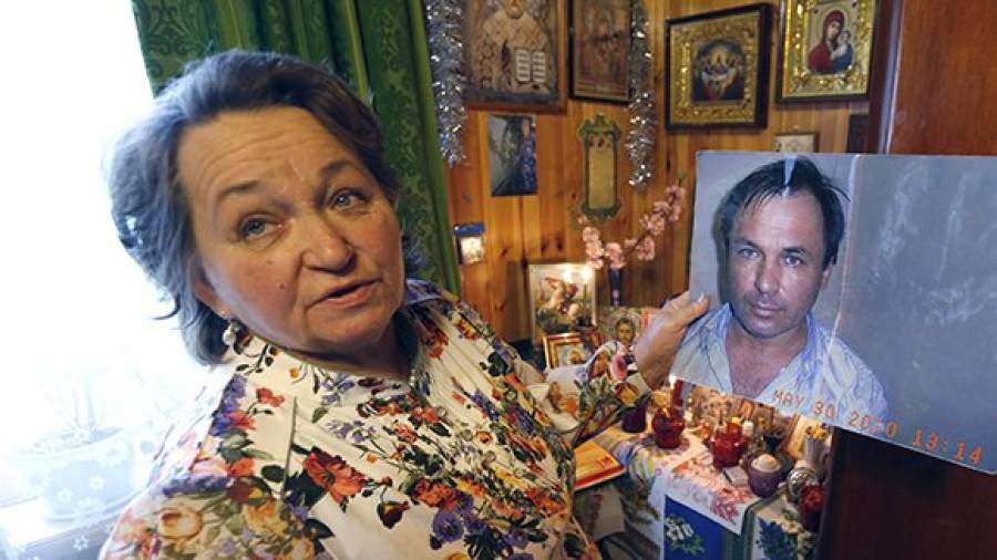 «Я стою на коленях и молю проявить милосердие к моему сыну»