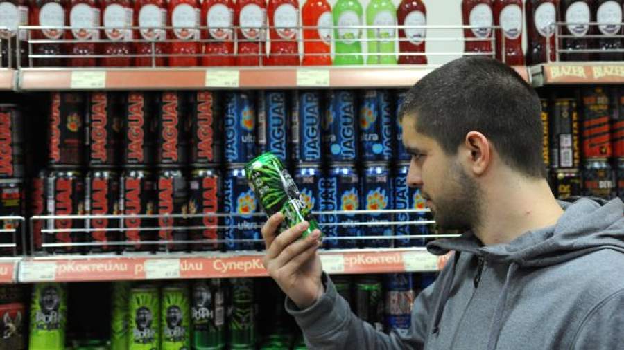 Минздрав просят не разрешать торговлю алкоэнергетикамии