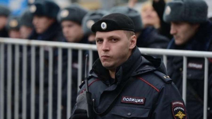 Полицейским ограничили выезд за границу