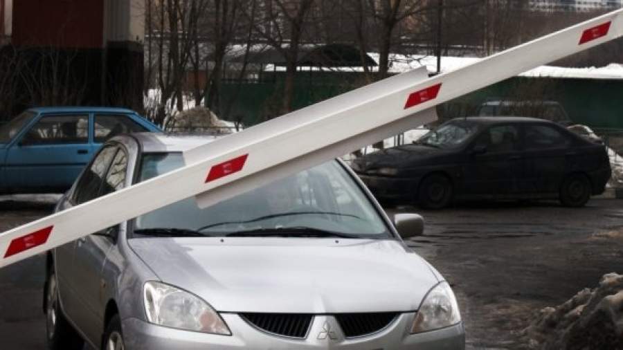 Шлагбаумы во дворах жители смогут установить в упрощенном порядке
