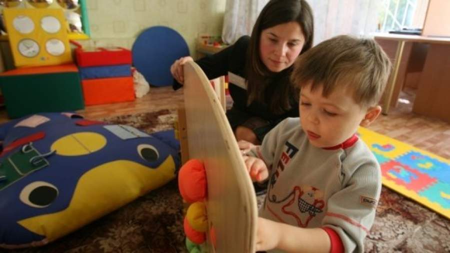 Воспитатели детсадов должны будут получить высшее образование