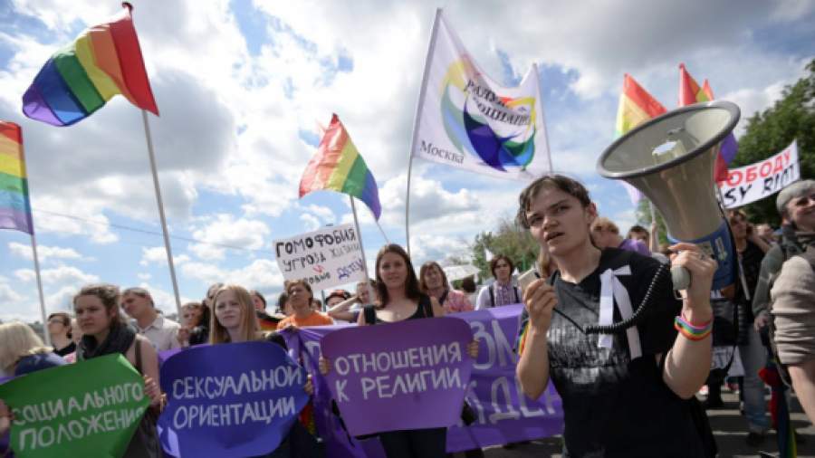 ЛГБТ всех стран объединяются против Путина