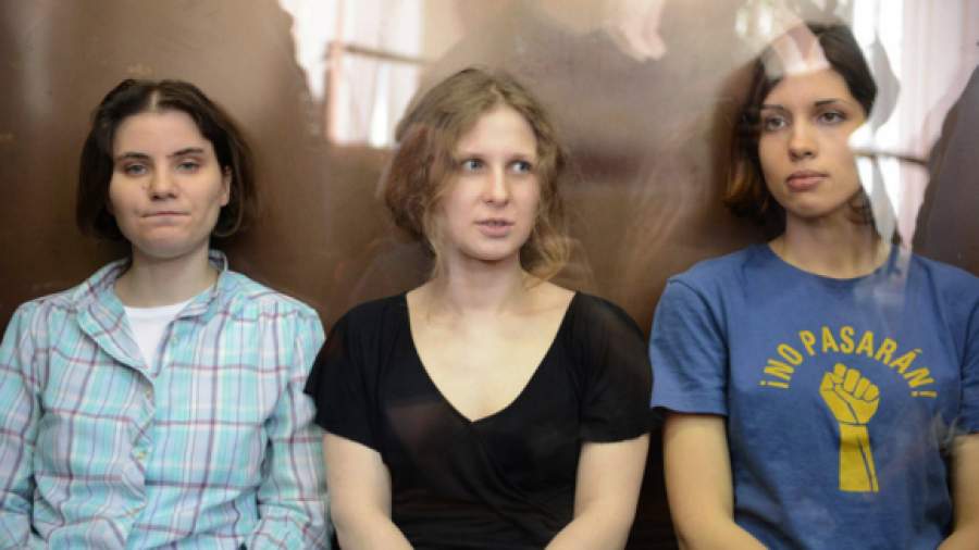 38% россиян не стали бы выпускать Pussy Riot из тюрьмы