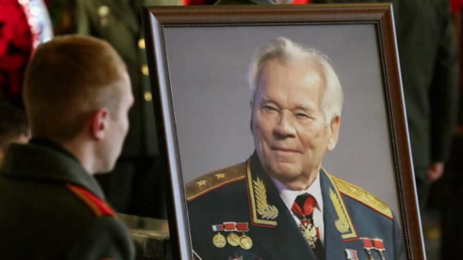 Сергей Шойгу учредил медаль имени Калашникова