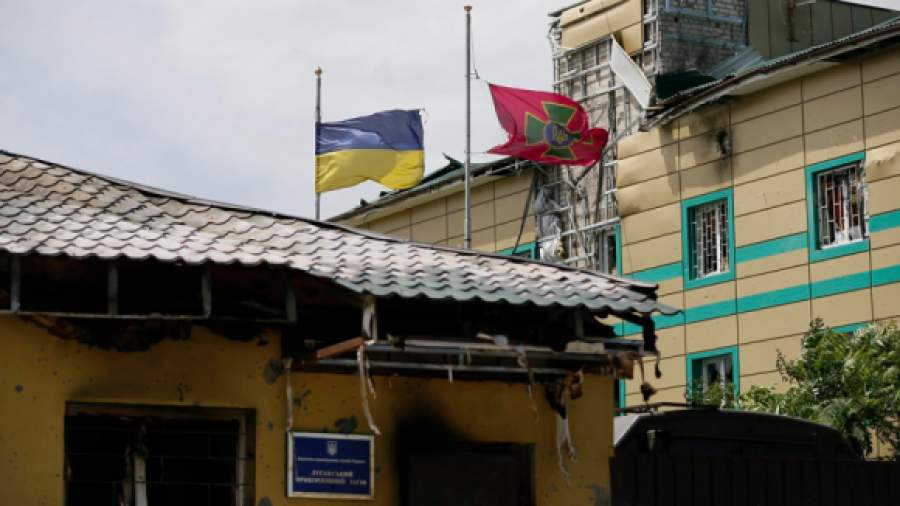 Украинские пограничники сложили оружие