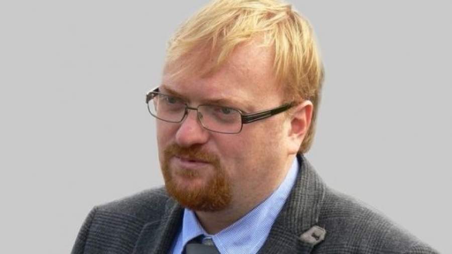 Милонов не откажется от iPhone из-за признаний Тима Кука