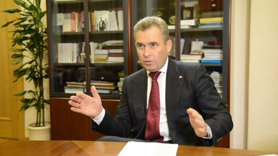 Астахов: «Пишу кандидатскую диссертацию по педагогике»