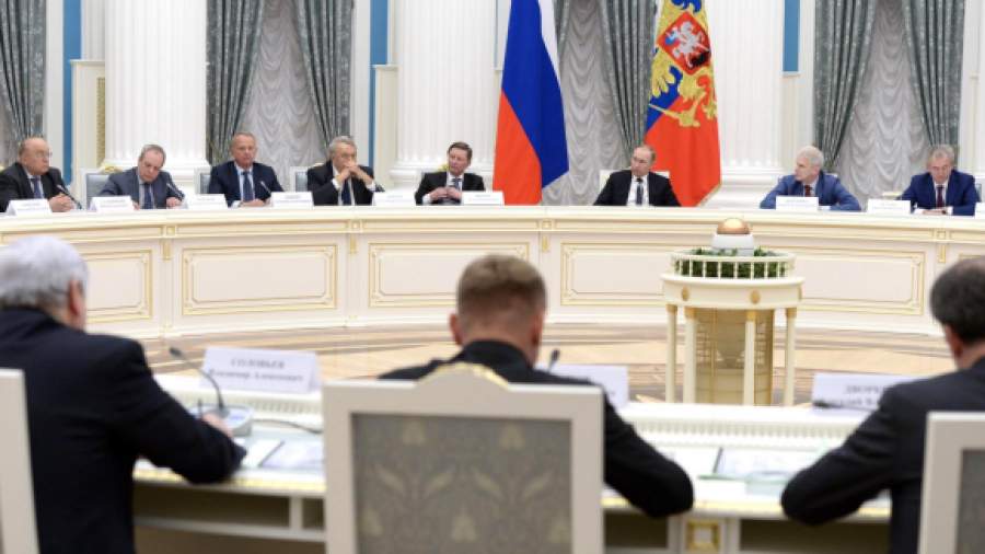 Президент приравнял научное развитие РФ к стратегии нацбезопасности