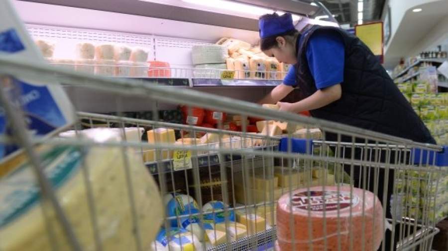 Правительство просят законодательно запретить торговлю санкционкой