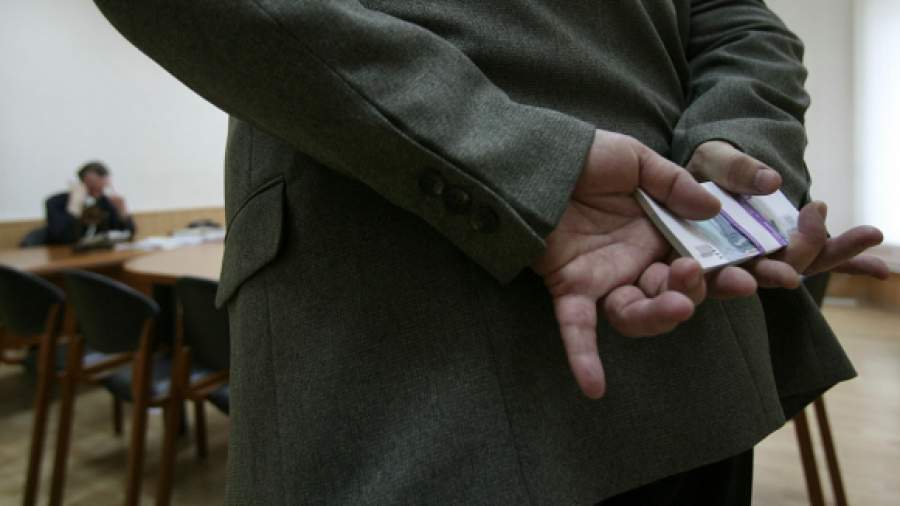 За взятки чиновников хотят наказывать полной конфискацией имущества