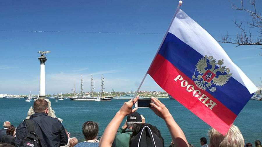 Россияне: возвращение Крыма принесло только пользу