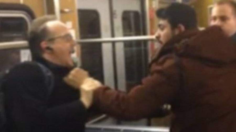 Нападение мигрантов на пенсионеров, защитивших женщину, сняли на видео