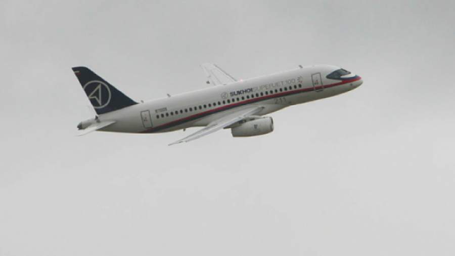 Россия обсуждает с Египтом массовую поставку самолетов SSJ-100