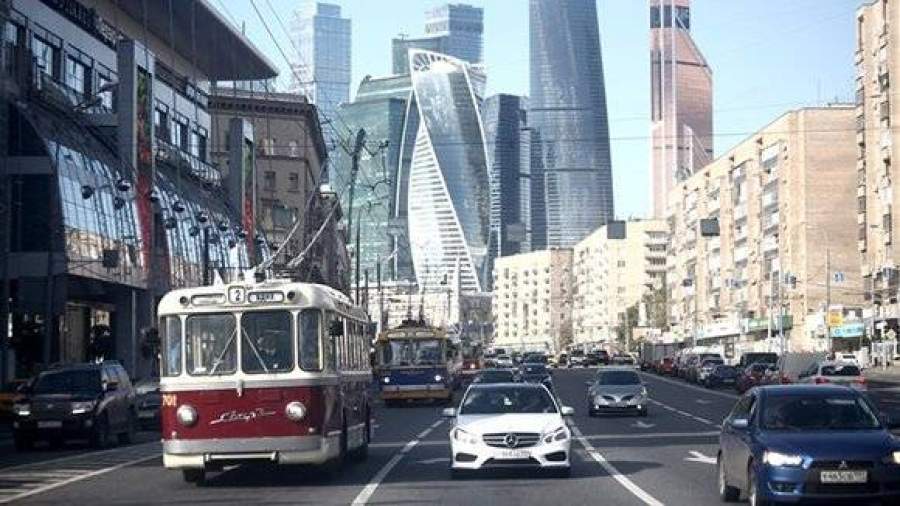 В 1933 году в Москве пустили первый троллейбус