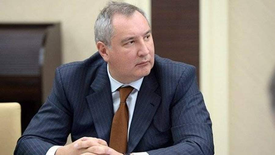 Рогозин вручил паспорт РФ украинскому ученому-оборонщику