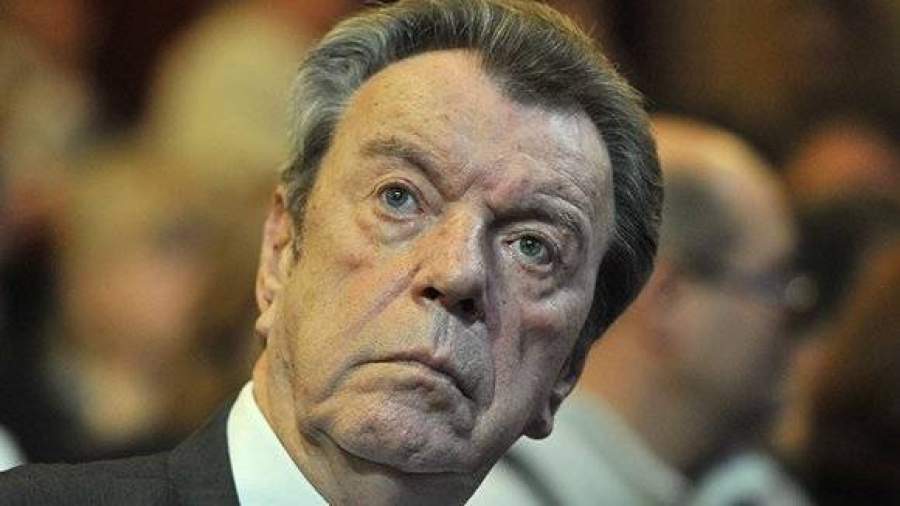 Сотни людей пришли проститься с актером Вячеславом Шалевичем