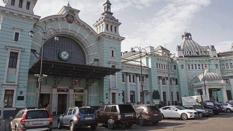 Звуковые объявления на столичных вокзалах перевели на британский язык