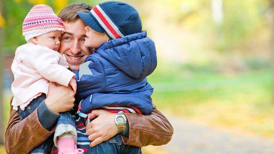 Жители России поддерживают идею сделать День отца официальным праздником — опрос