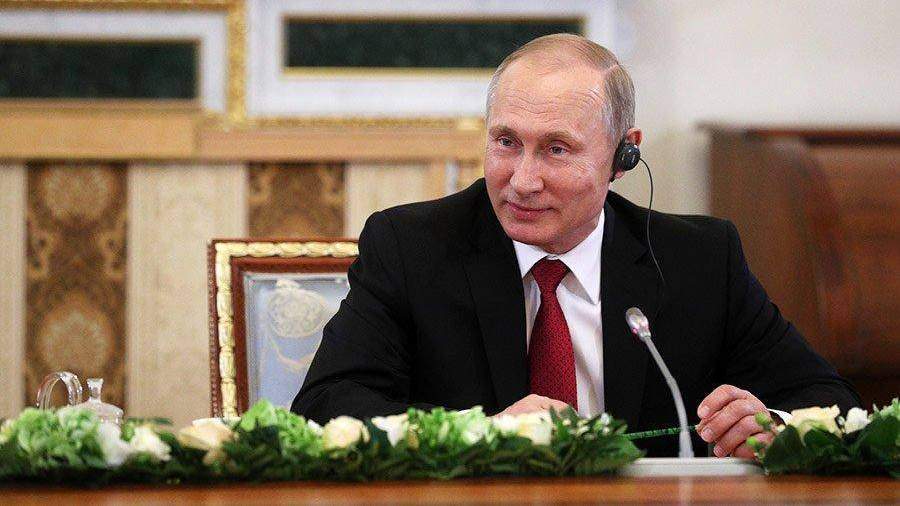 Путин пожелал выпускникам не опасаться ставить сверхзадачи