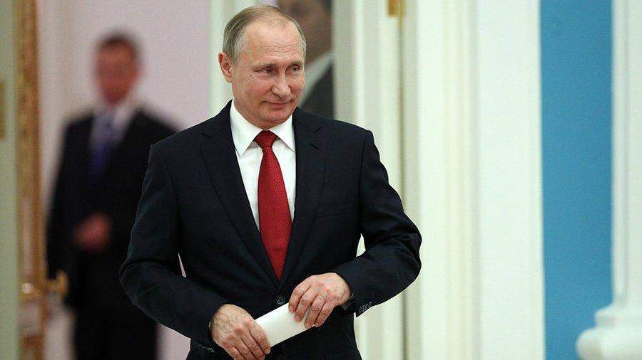 Путин поздравил медицинских работников с профессиональным праздником