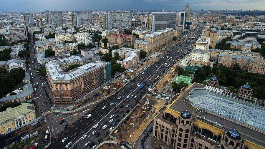 На Садовом кольце вдвое уменьшилось число магазинов и ресторанов На Садовом кольце вдвое уменьшилось число магазинов и ресторанов
