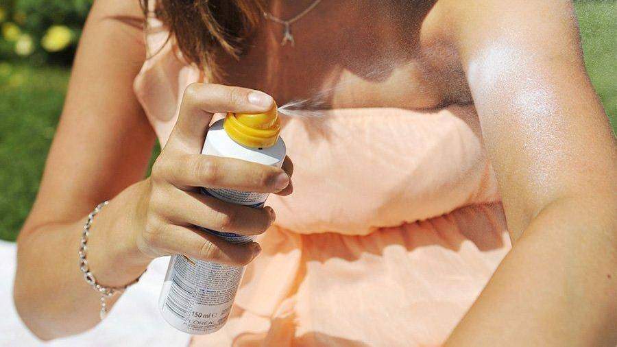 Химики выявили новую опасность солнцезащитных кремов