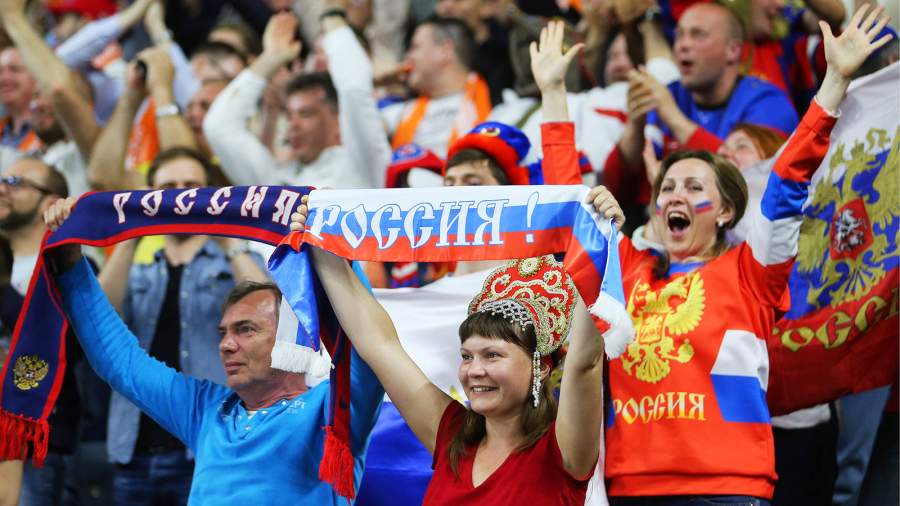 Российские болельщики на матче чемпионата мира по хоккею